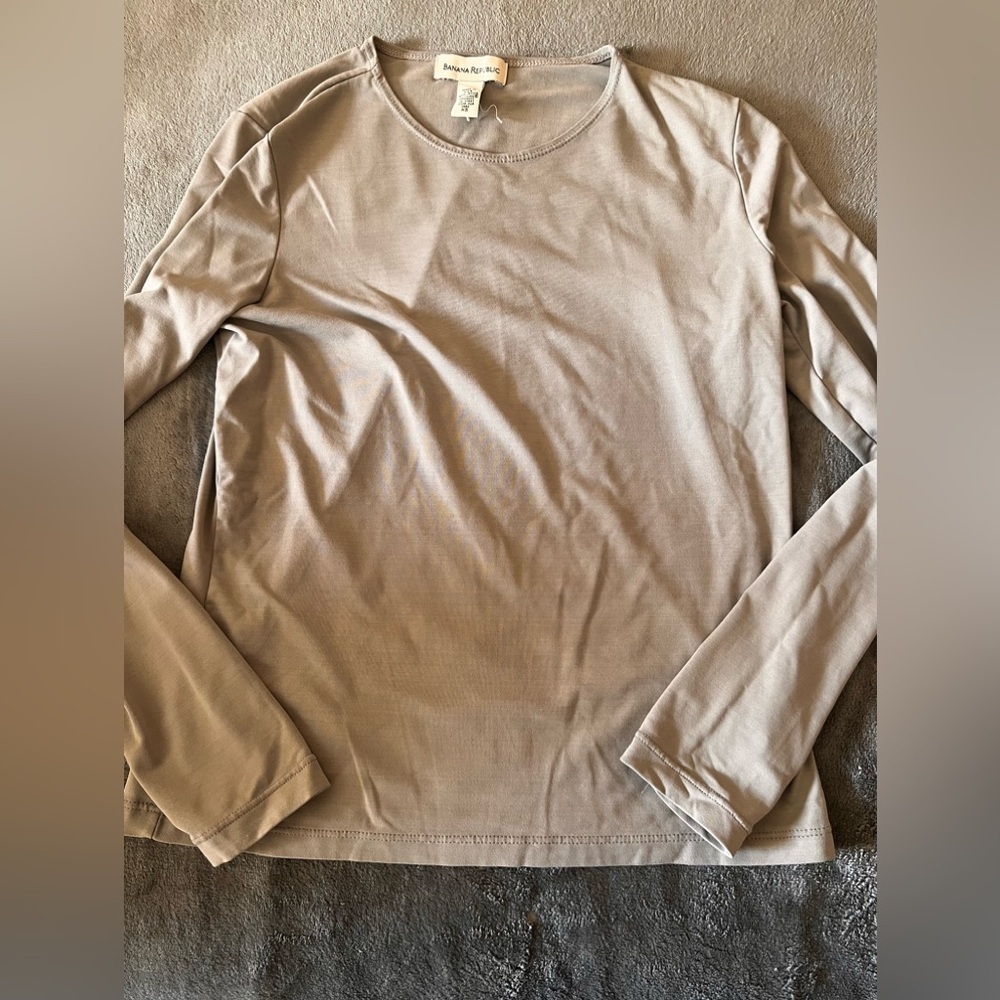Banana Republic seamless fitted long sleeve light stone gray top xs